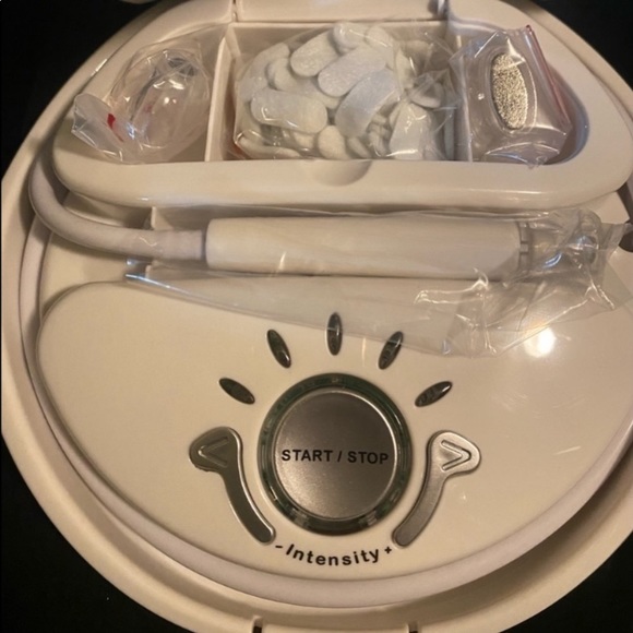NEW NuBrilliance In-home Microdermabrasion machine. Sells on Amazon for $249! - Picture 2 of 13